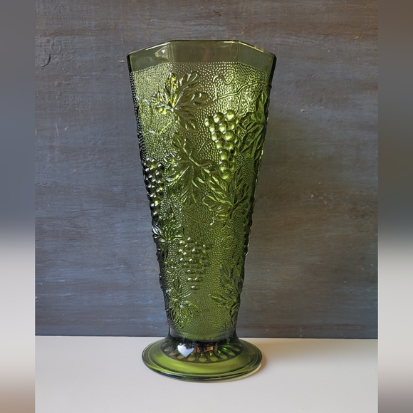 Large Avocado Green Glass Vase Vintage 70s Home Wedding Decor Harvest Grape